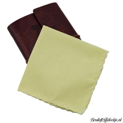 Dameszakdoek lichtgeel maanrand Dameszakdoek lichtgeel maanrand